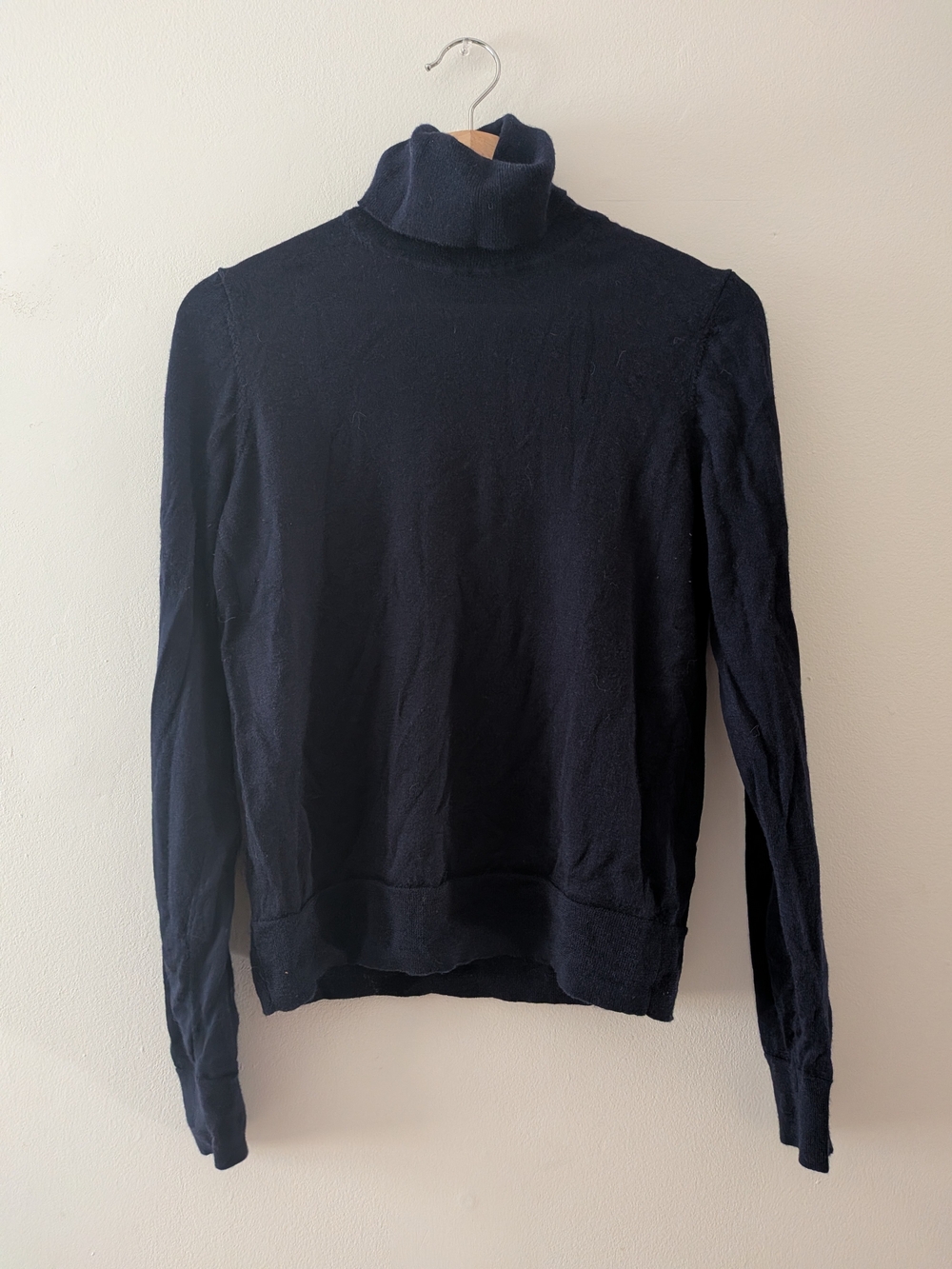 GAP Women's Dark Navy Turtleneck Sweater - Merino Wool